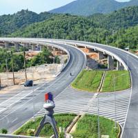 Hoàn thiện kết cấu hạ tầng kho bãi khu vực miền Trung