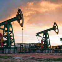 Giá dầu vẫn giảm sâu bất chấp quyết định hạ mạnh sản lượng của OPEC+