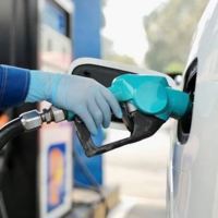 Giá xăng giảm hơn 300 đồng/lít, dầu giảm hơn 700 đồng/lít