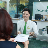 Vietcombank giảm lãi suất cho vay, hỗ trợ cá nhân, doanh nghiệp bị ảnh hưởng bởi bão số 3