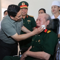 Trình Chủ tịch nước tặng quà cho hơn 1,5 triệu người có công với cách mạng