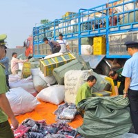 Tiếp tục đẩy mạnh cao điểm ngăn chặn buôn lậu, gian lận thương mại