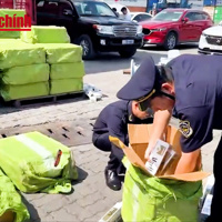 VIDEO: Hải quan bắt giữ 84.000 bao thuốc lá lậu giấu trong bồn thép, trị giá hơn 2,5 tỷ đồng