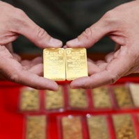 VIDEO: Giá vàng tiếp đà tăng mạnh