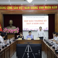 Nghệ sĩ vi phạm vẫn lên sóng: Khoảng trống pháp lý cần lấp đầy!