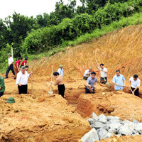 Phân quyền cho chính quyền cấp xã trong giảm nghèo, xây dựng nông thôn mới