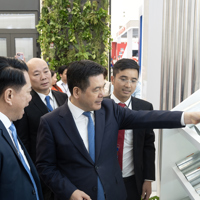 Hai sản phẩm mới của Hoa Sen thu hút khách tham quan tại "Triển lãm A80"