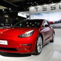Xe điện Tesla bất ngờ "giảm giá sốc" tại nhiều thị trường lớn