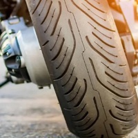 Lý do khiến lốp xe máy mòn nhanh hơn lốp ô tô