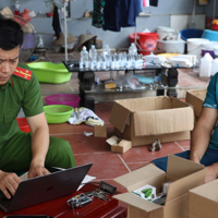 Triệt phá cơ sở sản xuất, buôn bán số lượng lớn mỹ phẩm giả bán trên Shopee, Tiktok