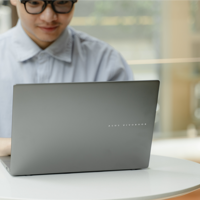 Mỏng nhẹ, pin lâu, chip Intel® Core™ H-series, Vivobook S có giá cao nhất là 26 triệu đồng