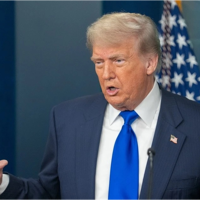Tổng thống Mỹ Donald Trump tuyên bố giữ nguyên hạn áp thuế 1/8