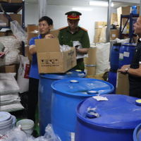Khởi tố 2 đối tượng sản xuất, buôn bán thực phẩm chức năng giả quy mô lớn tại Quảng Ninh