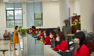 Kho bạc Nhà nước Hoà Bình nâng cao chất lượng phục vụ khách hàng