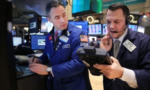 Dow Jones tăng sau quyết định của Fed
