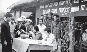 Một số hình ảnh hoạt động của ngành Tài bongdaso net thời kỳ xây dựng CNXH ở miền Bắc và đấu tranh giải phóng miền Nam