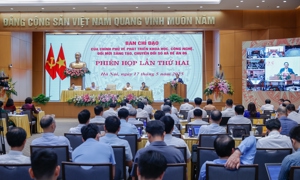 Cương quyết cắt bỏ các thủ tục rườm rà, gây phiền hà cho người dân và doanh nghiệp