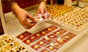 VIDEO: Giá vàng đảo chiều tăng mạnh 