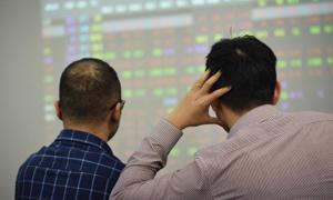 Chốt lời áp đảo, dòng tiền xoay trục sang cổ phiếu midcap