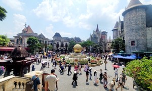 EMAGAZINE: Du lịch: Vén "màn đêm", tăng tốc, bứt phá tăng trưởng