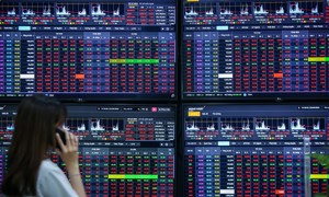 VN-Index điều chỉnh kỹ thuật, giao dịch giằng co trong biên độ hẹp
