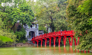 INFOGRAPHIC: Du lịch tăng trưởng ấn tượng trong 5 tháng đầu năm 2025