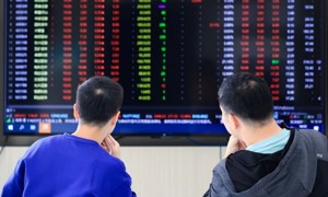 Thị trường giằng co, VN-Index giảm nhẹ