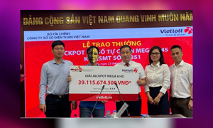 VIDEO: Cụ ông U80 trúng độc đắc Vietlott 39 tỷ: Lạ kỳ nhưng xác thực