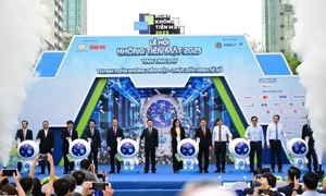 Phó Thủ tướng Hồ Đức Phớc dự khai mạc Lễ hội không tiền mặt