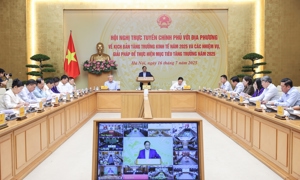 Thủ tướng Chính phủ: Nỗ lực đạt mục tiêu tăng trưởng kinh tế năm 2025 từ 8,3 đến 8,5%