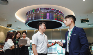 VN-Index trước “cửa hẹp” 1.565 điểm: Cú bứt phá lịch sử hay rung lắc bất ngờ?