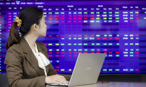 VN-Index sau đỉnh đầu cơ: Trở về giá trị cơ bản