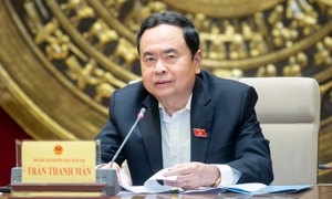 Chủ tịch Quốc hội Trần Thanh Mẫn ký ban hành Nghị quyết về bổ sung nội dung chi ngân sách tặng quà nhân dân