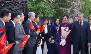 Tổng Bí thư Tô Lâm gặp gỡ cán bộ Đại sứ quán và cộng đồng người Việt Nam tại Kazakhstan