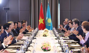 Tổng Bí thư Tô Lâm hội kiến Chủ tịch Hạ viện Kazakhstan kiêm Chủ tịch Đảng Amanat