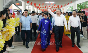 Tổng Bí thư Tô Lâm: Thúc đẩy đổi mới sáng tạo, chuyển đổi số trong trường học, không để học sinh nào bị bỏ lại phía sau