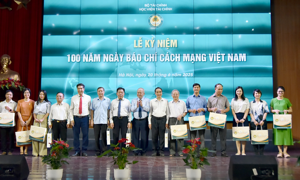 Tri ân những đóng góp quý báu của đội ngũ làm báo đối với Học viện Tài chính