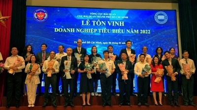 Cục Hải quan TP. Hồ Chí Minh tôn vinh 15 doanh nghiệp tiêu biểu 2022