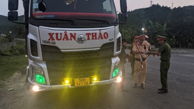 Tạm giữ hơn 6.000 sản phẩm hàng hóa, mỹ phẩm không rõ nguồn gốc xuất xứ