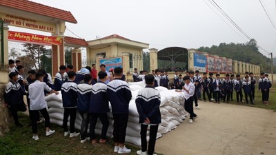 Hoàn thành xuất cấp hơn 2,818 tấn gạo hỗ trợ học sinh 3 tỉnh