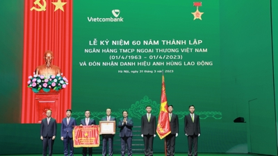 Vietcombank kỷ niệm 60 năm thành lập và đón nhận danh hiệu Anh hùng Lao động