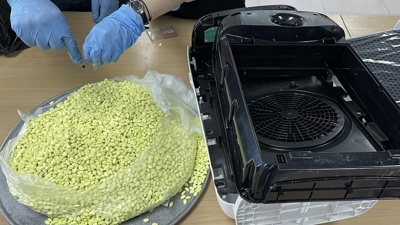 Hơn 7 kg nghi ma túy nguỵ trang trong máy lọc không khí từ Đức về Việt Nam