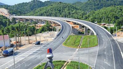 Hoàn thiện kết cấu hạ tầng kho bãi khu vực miền Trung
