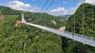 Những cây cầu kính độc đáo ở Việt Nam