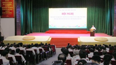 Tổ chức Hội nghị quán triệt, triển khai các nghị quyết về xây dựng, phát triển tỉnh Thừa Thiên Huế