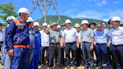 Thủ tướng biểu dương các đơn vị nỗ lực thi công công trình đường dây 500 kV mạch 3