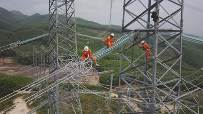 Đường dây 500 KV mạch 3 Quảng Trạch - Phố Nối - dự án trọng điểm quốc gia lập nhiều kỷ lục