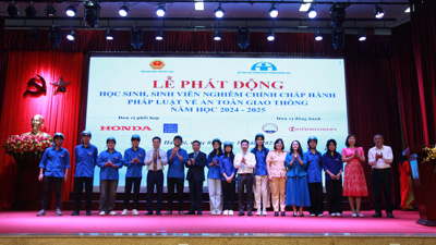 Phát động học sinh, sinh viên nghiêm chỉnh chấp hành pháp luật về an toàn giao thông