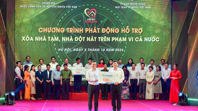 Vietcombank ủng hộ 100 tỷ đồng xóa nhà tạm, nhà dột nát trên phạm vi cả nước