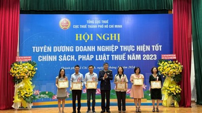 Cục Thuế TP. Hồ Chí Minh vinh danh 100 doanh nghiệp, người nộp thuế tiêu biểu